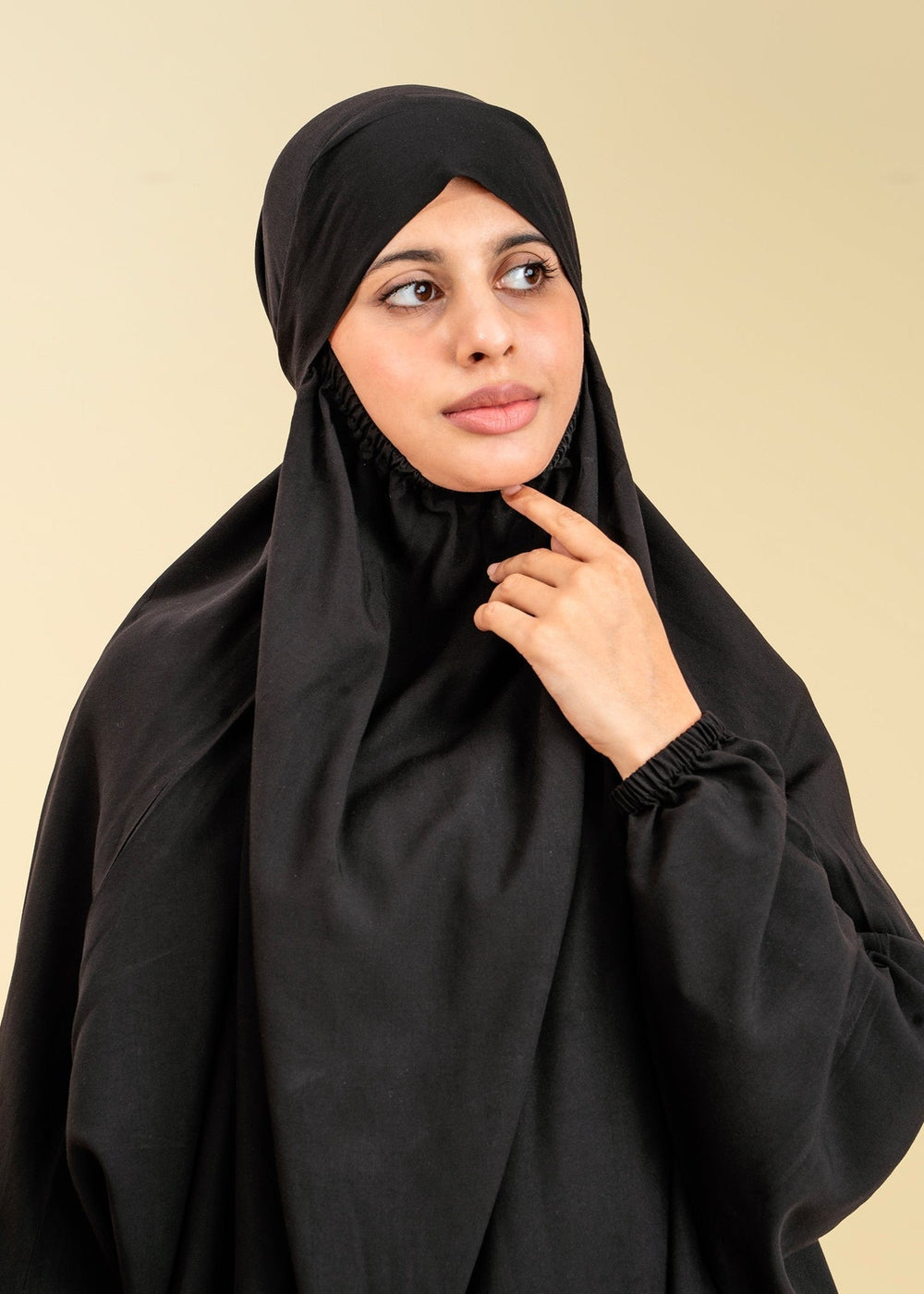 Namaz Chadar With Sleeves black