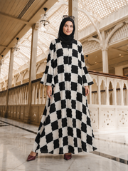 Printed Abaya - Black & White