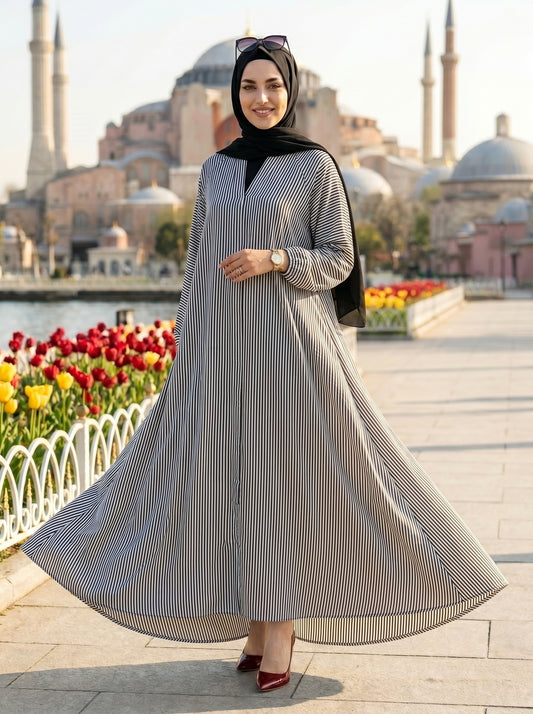 Printed Abaya - Black & White