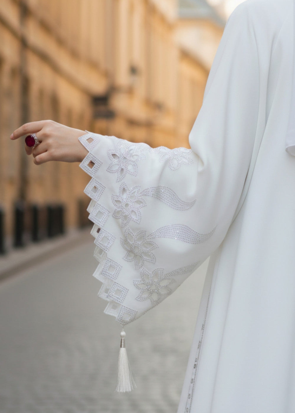 White Abaya Pakistan