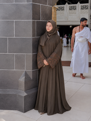 Calligraphy Abaya - Walnut Brown