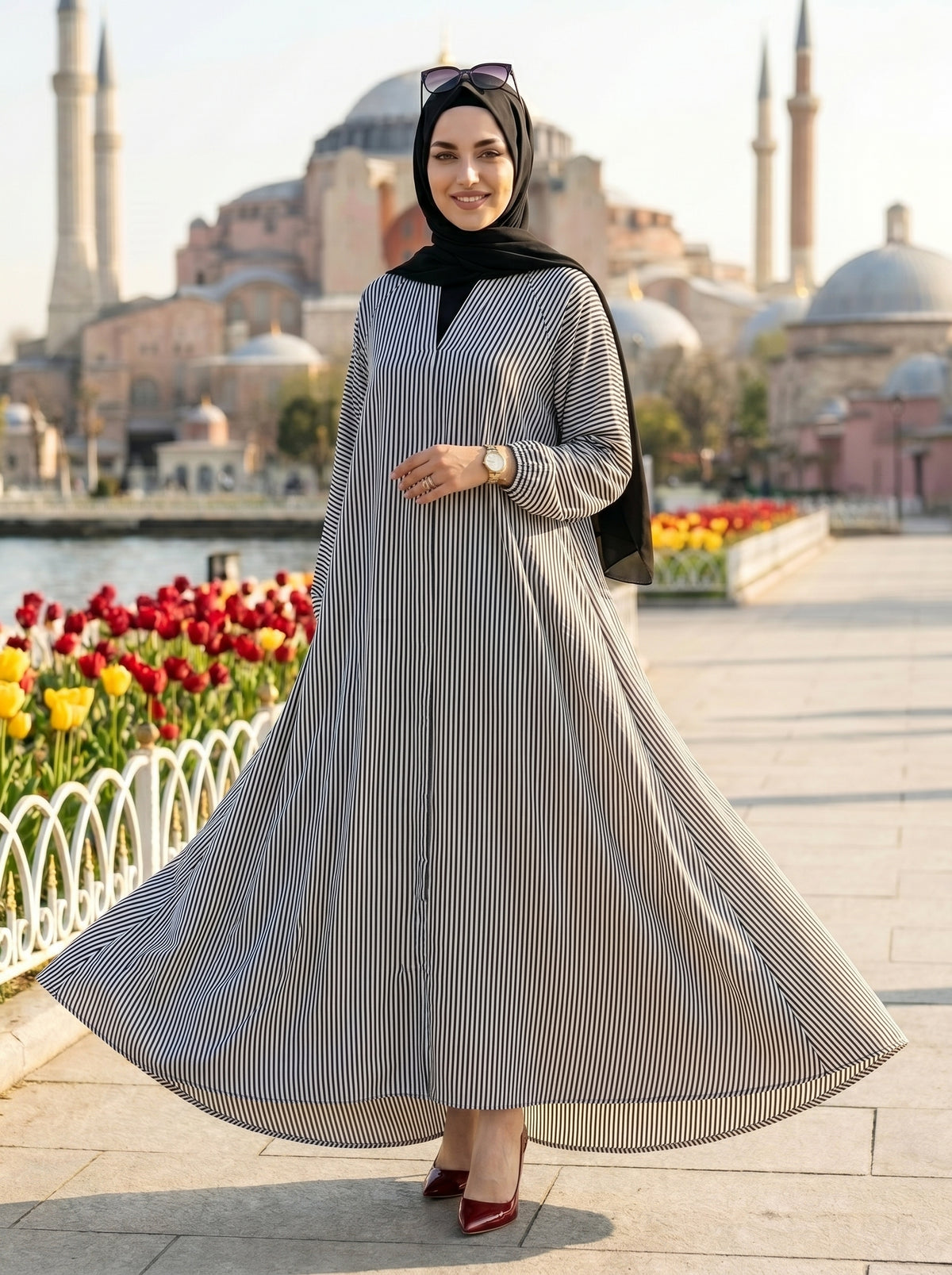 Printed Abaya - Black & White