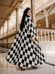 Printed Abaya - Black & White